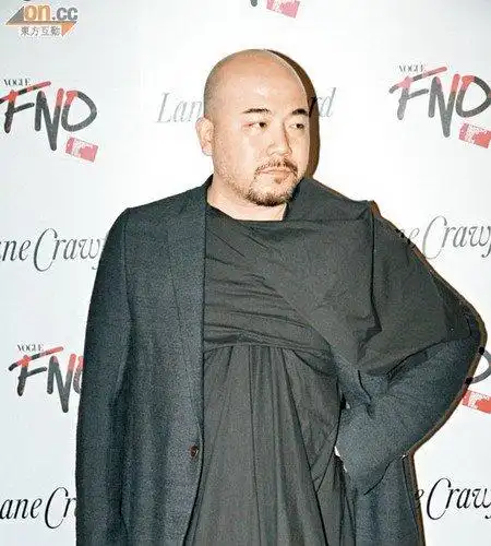 黄伟文疑遭恐吓称不怕 熊黛林送月饼哄郭富城(组图)