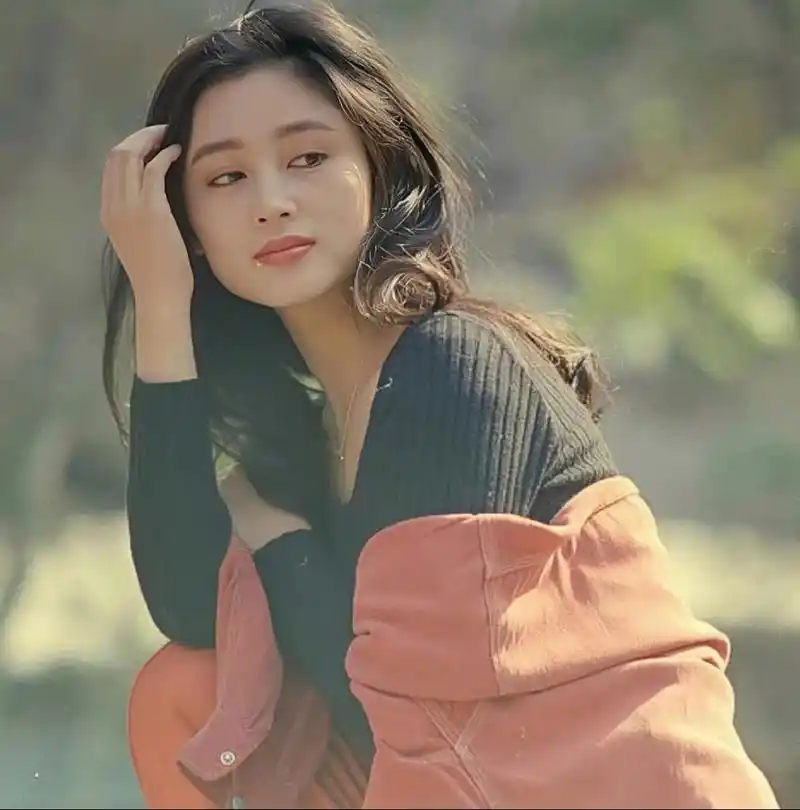 陈红年轻时的颜值没得挑,  难怪陈飞宇说他的理想型是妈妈那样的