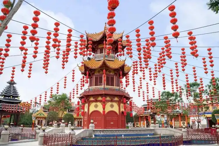 节庆广场 △熊记汉堡 看到这里 4不4已经按捺不住激动的心情啦?