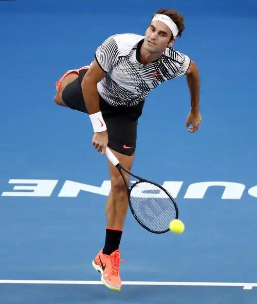 澳网-费德勒五盘险胜瓦林卡 时隔7年再进澳网决赛