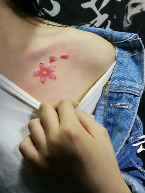 锁骨桃花_纹身图案手稿图片_闲云的纹身作品集