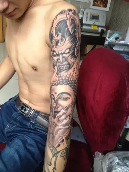 非常有个性的花臂纹身-纹身图片网