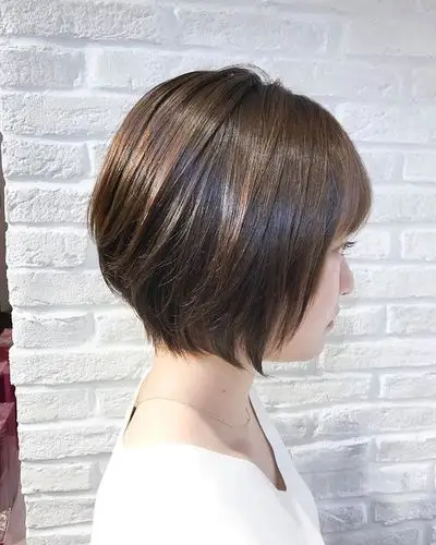 小颜效果好这样的波波头发型显年轻