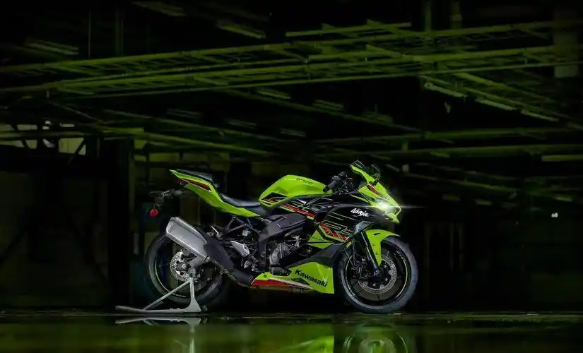 家族式脸谱,川崎海外23款运动跑车,看看跟ninjia400有什么不同_搜狐