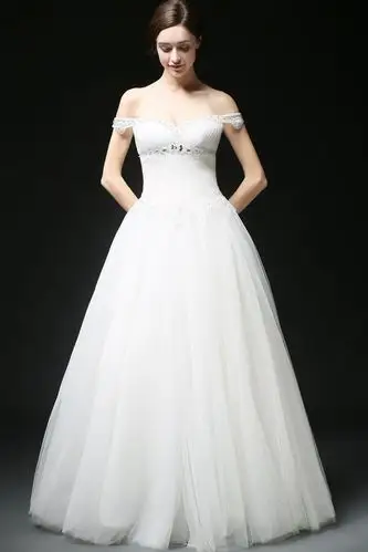 一字肩抹胸齐地蓬蓬裙婚纱礼服