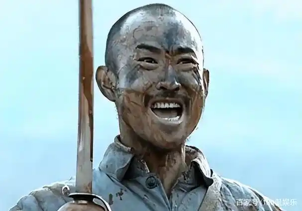 可万万没想到,作为大众心中顶天立地的男子汉,李幼斌却抛弃了陪伴自己