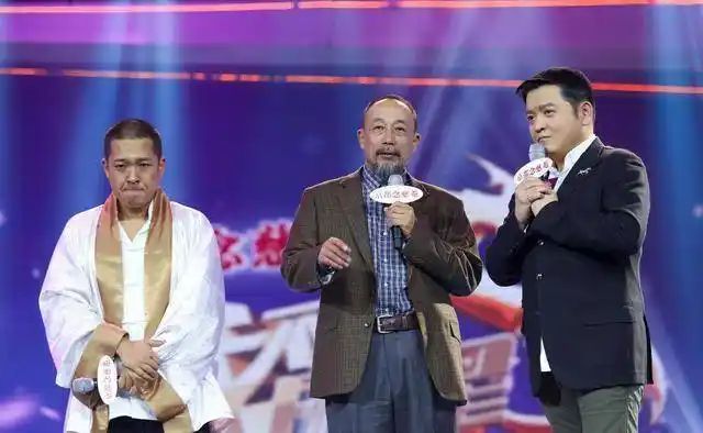 张丰毅与妻子秀恩爱,亲儿子结婚,和儿媳同台却像个路人_吕丽萍_张博宇