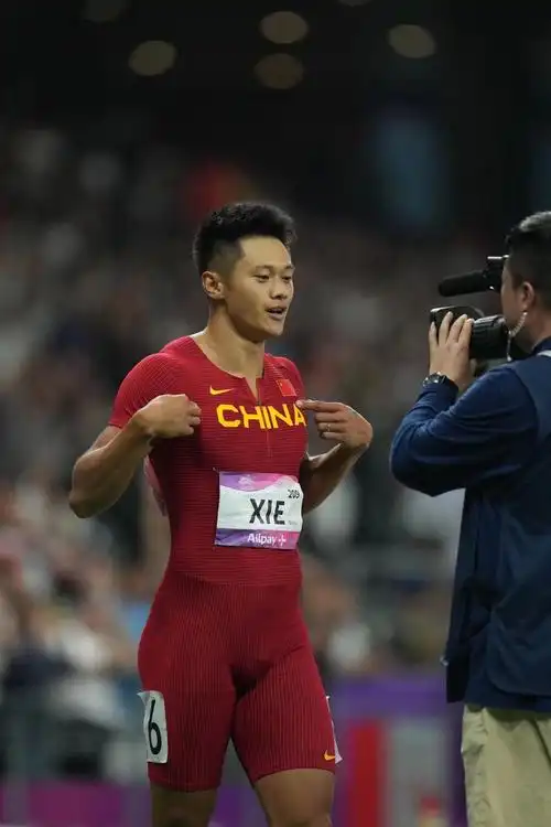 谢震业夺冠 中国田径蝉联亚运男子百米金牌-腾讯新闻