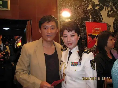 海政电视艺术中心的演员王静凭借《英雄虎胆》摘得优秀女演员奖