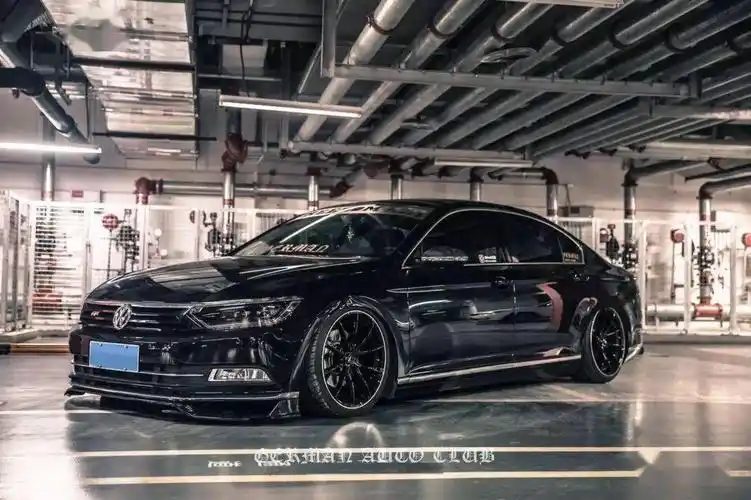 大学生花一年改装他的大众迈腾趴下之后的商务范可还行