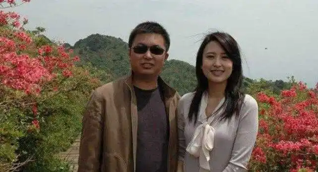 她被毕福剑捧红,还被老毕介绍嫁入豪门,老毕落难立即援助报恩