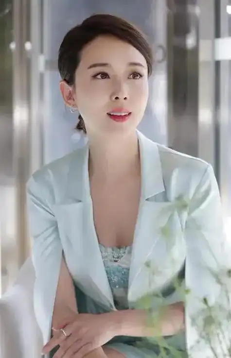 颜丹晨 中国内地女演员 颜丹晨,1978年3月9日出生于湖南 - 抖音