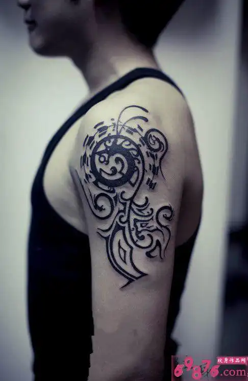 个性创意宗教手臂腹部彩色个性燕子纹身图案tag标签:个性燕子腹部一组