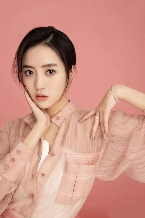 王梓薇小红书拼发直发授权丨王梓薇翻包种草