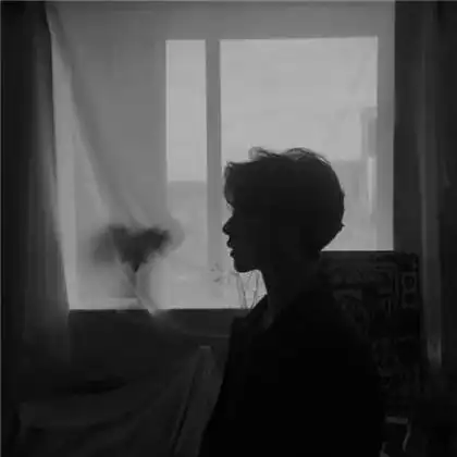 黑色系悲伤男生头像