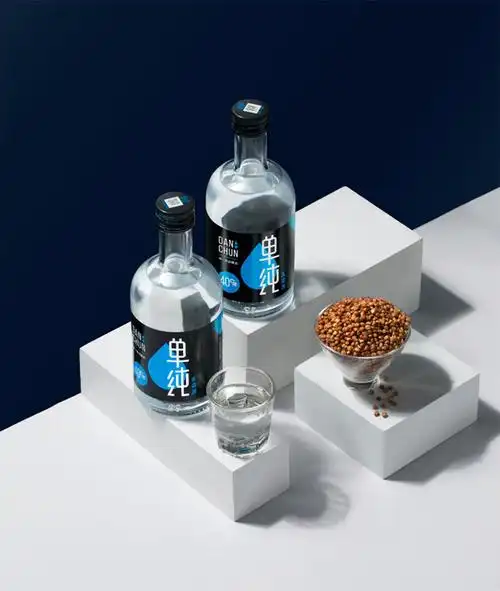 发现美酒江小白单纯高粱酒单一高粱酿造享受纯粹味道