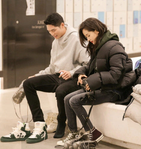 真恋爱了王子文吴永恩三亚度假被偶遇其实女方工作室早有暗示