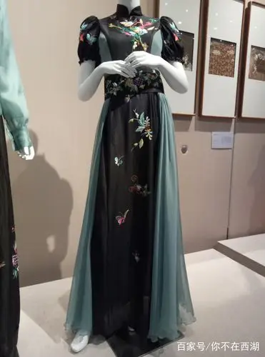 博物馆特展之丝绸礼服,不一样的性感丝滑!