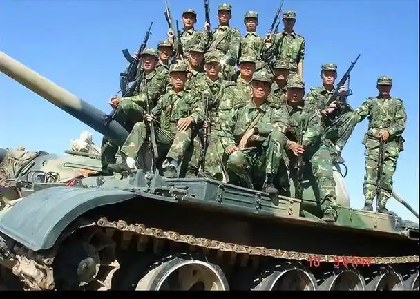 解放军单兵装备的转折标志 终结传统军服的87迷彩 影响到底有多大?