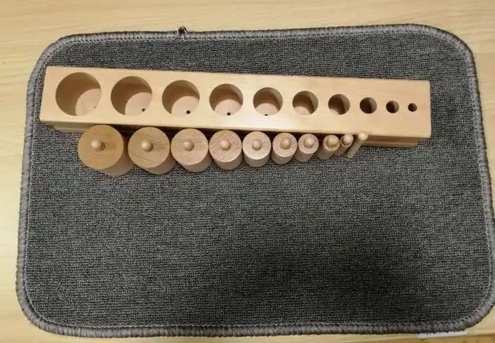 2,插座圆柱体(粗细组)