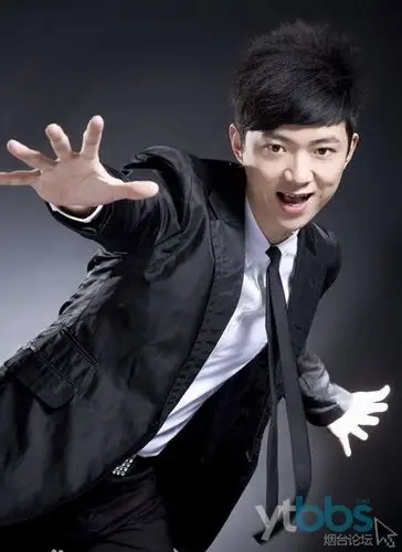 [烟台城事] 《我是大明星》山东著名主持人李鑫结婚了么?老婆是谁?