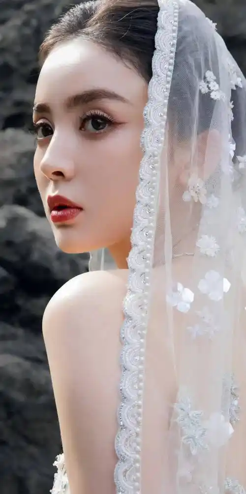 优雅美艳-古力娜扎全图写真合集_朋友_鲜花_产品