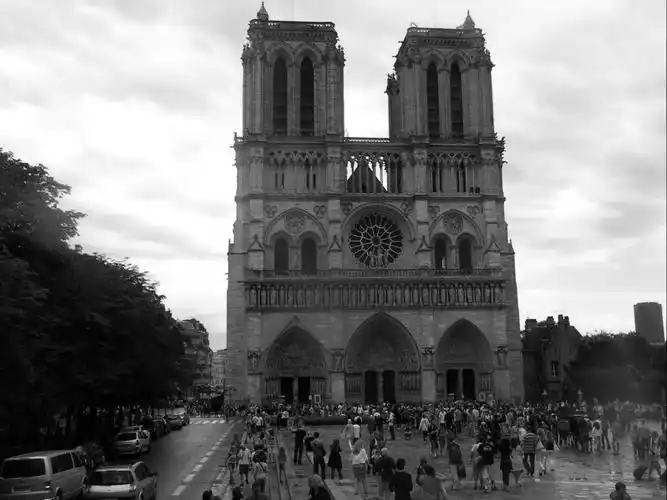 paris in black and white - scottish travel photographer