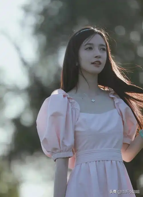 康宁95后的混血美女校花级别的清纯女神