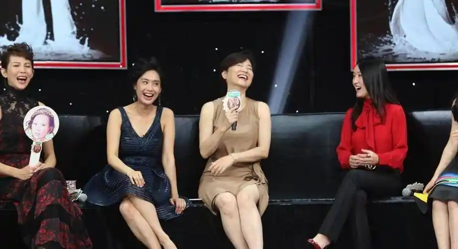 少年杨钰莹和朱茵依然是众人关注的焦