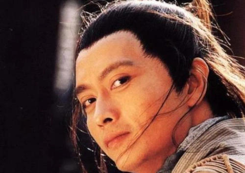 "酒剑仙"谢君豪:曾力压张国荣夺影帝,救小玉环被烧伤,只能给鲜肉作配