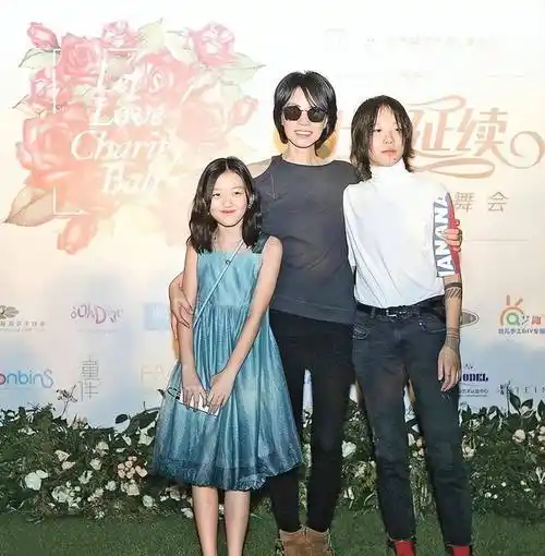 有种偏心叫王菲俩女儿!