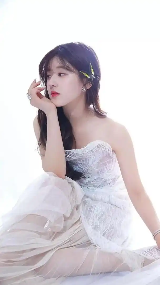 你们的女神#赵露思 #宝藏女孩赵露思 #高清手机壁纸美女  - 抖音