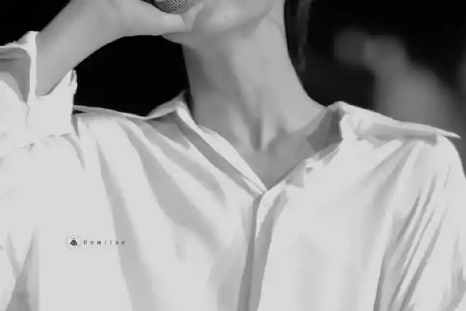 宋亚轩超话99#明星的锁骨可以有多欲#品品宋亚轩的锁骨@时代少年团