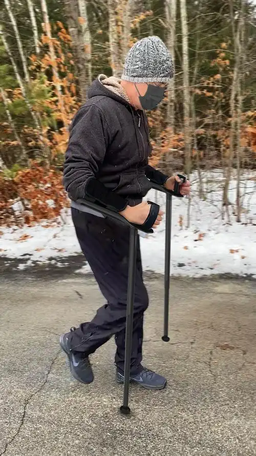 gentleman拐杖颠覆传统设计让残疾人士走路更方便