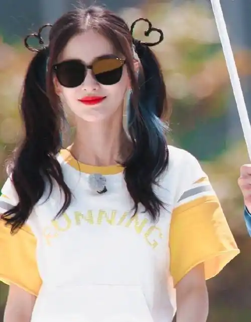 angelababy绑"爱心双马尾"扎发,美得像学生妹,好减龄显清纯_造型_头发