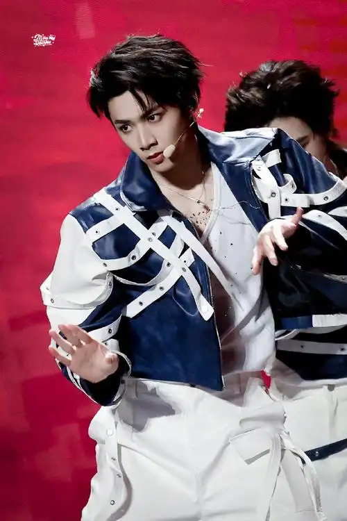 #刘耀文叁重楼暨出道四周年演唱会#