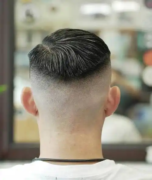 两侧铲短男发,让你帅出新高度,清爽利落还时尚|发型|脸型|发色|男士