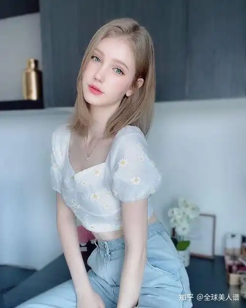 全球美人谱第四十六期:金发碧眼的仙气混血正妹「stella」 - 知乎