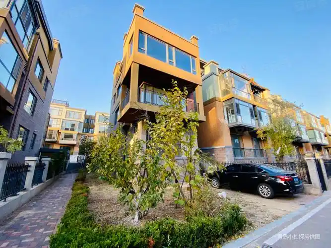 万科青岛小镇(四期东区林溪别墅)5室2厅2卫162.76㎡南北290万