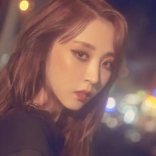 少女星的印第安酒窝