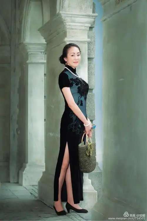 穿一身旗袍,摆一道风景