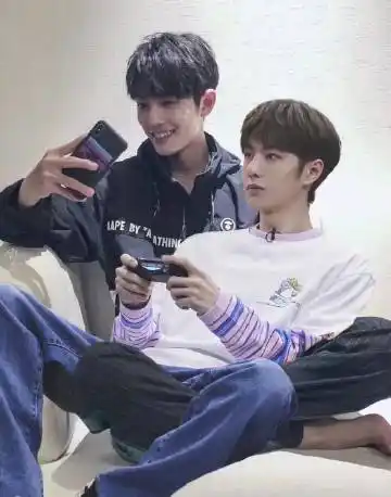 分享一组双人p图