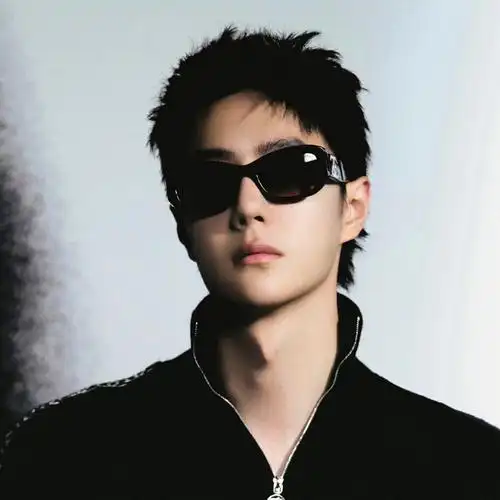 兔系帅哥##杜华形容王一博长相#王一博每一根头发丝都那么帅气!