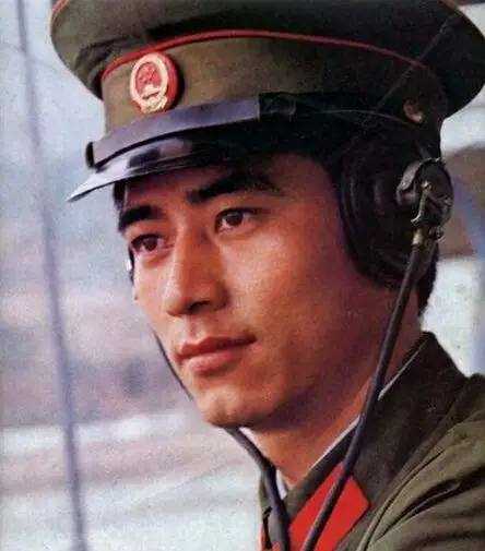 武警更换标志服饰 建国以来武警标志服饰演变