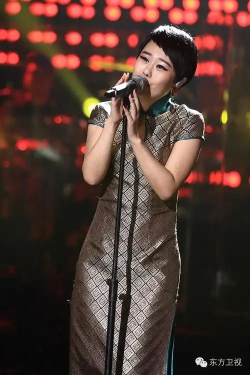 今晚《中国之星》,央吉玛作为林忆莲战队的补位歌手即将亮相.