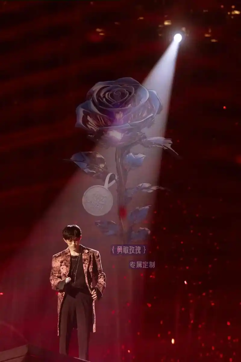 突发奇想,整理了一下千玺用过的定制话筒～大花轿和羞答答的玫瑰真的