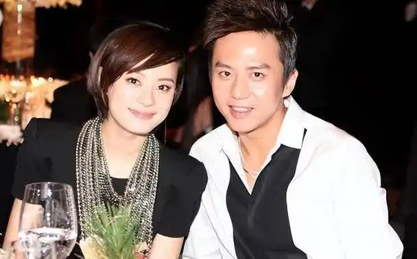 就在前不久,红了二十年的模范夫妻邓超孙俪,终究是_生活_插曲_爱情