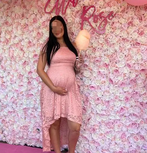 吉娜怀孕七个月身材好!请不要跟明星比身材,普通女性怀孕都会胖