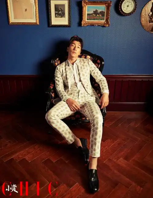 /p> p>2004年,张亮正式步入职业模特的道路.