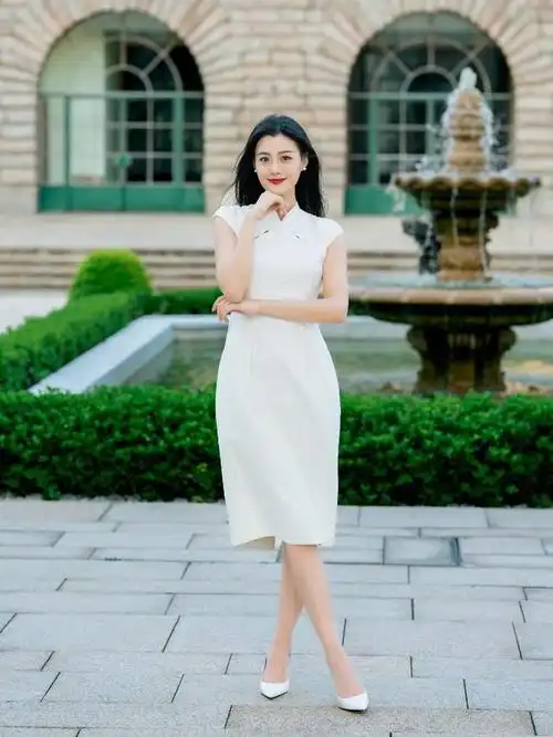 想必大家还是以全身照为主,相比于半身照,大头照,全身照更加考验模特